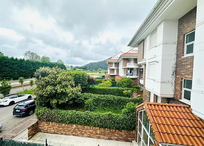 Berria And Pool Apartment Santona