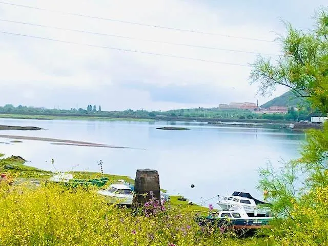 Berria And Pool 아파트 *